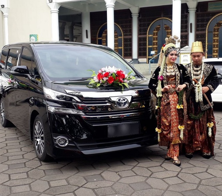 Sewa Alphard Surabaya, Sewa Mobil Alphard Surabaya, Rental Alphard Surabaya, Rental Mobil Alphard Surabaya, Wedding Car Surabaya, Sewa Mobil Mewah Surabaya, Sewa Sprinter Surabaya, Sewa Land Cruiser Surabaya, Sewa Hiace Surabaya, Sewa Hiace Luxury Surabaya