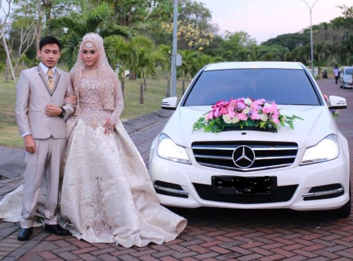 Sewa Alphard Surabaya, Sewa Mobil Alphard Surabaya, Rental Alphard Surabaya, Rental Mobil Alphard Surabaya, Wedding Car Surabaya, Sewa Mobil Mewah Surabaya, Sewa Sprinter Surabaya, Sewa Land Cruiser Surabaya, Sewa Hiace Surabaya, Sewa Hiace Luxury Surabaya