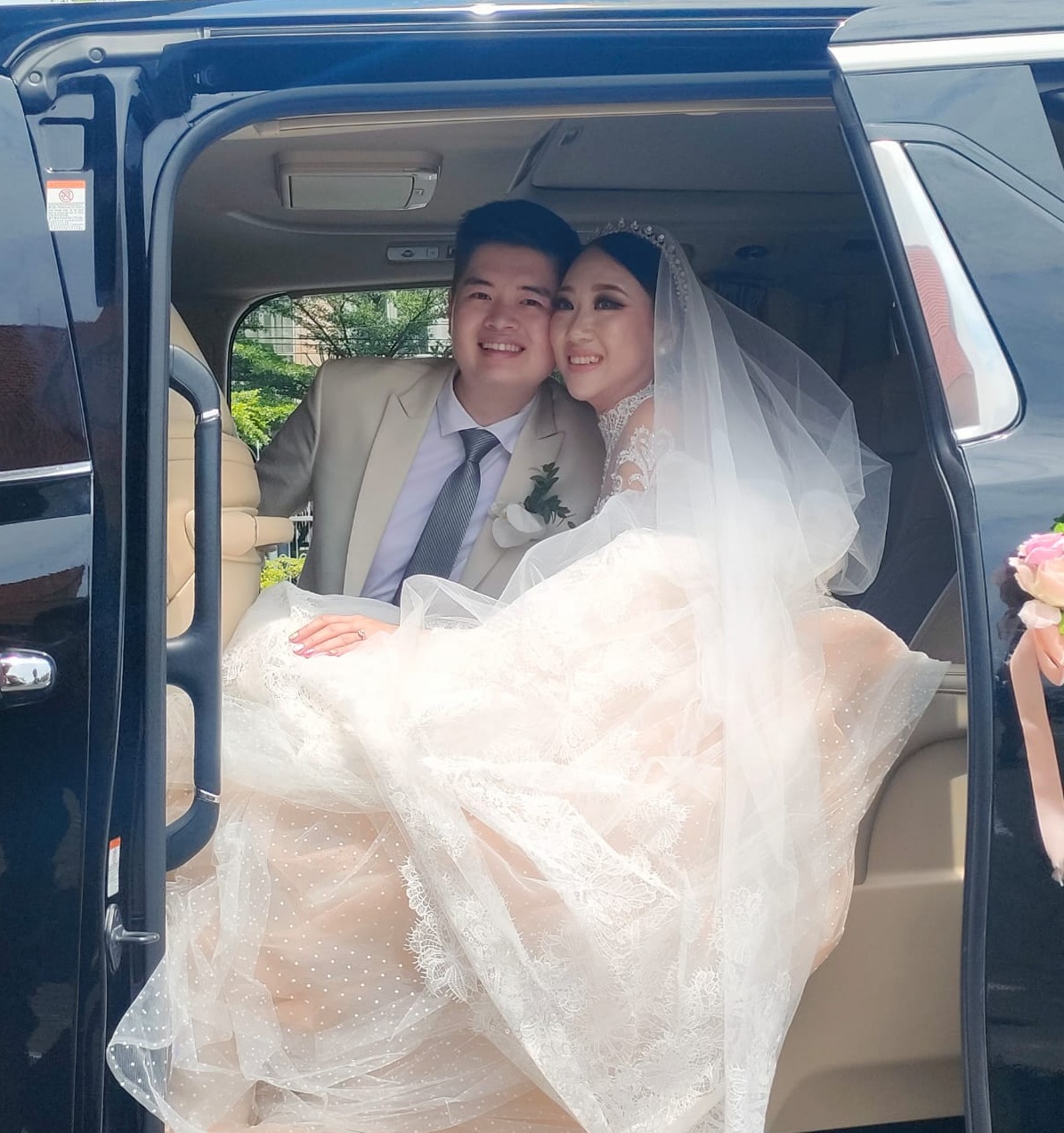 Sewa Alphard Surabaya, Sewa Mobil Alphard Surabaya, Rental Alphard Surabaya, Rental Mobil Alphard Surabaya, Wedding Car Surabaya, Sewa Mobil Mewah Surabaya, Sewa Sprinter Surabaya, Sewa Land Cruiser Surabaya, Sewa Hiace Surabaya, Sewa Hiace Luxury Surabaya