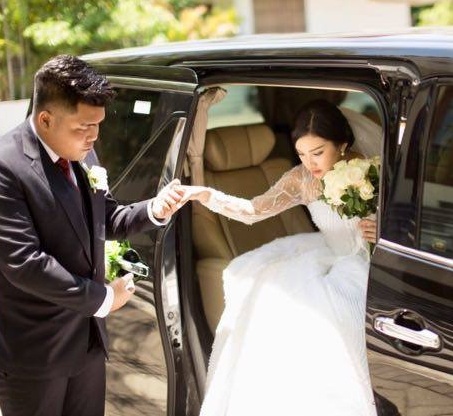 Sewa Alphard Surabaya, Sewa Mobil Alphard Surabaya, Rental Alphard Surabaya, Rental Mobil Alphard Surabaya, Wedding Car Surabaya, Sewa Mobil Mewah Surabaya, Sewa Sprinter Surabaya, Sewa Land Cruiser Surabaya, Sewa Hiace Surabaya, Sewa Hiace Luxury Surabaya