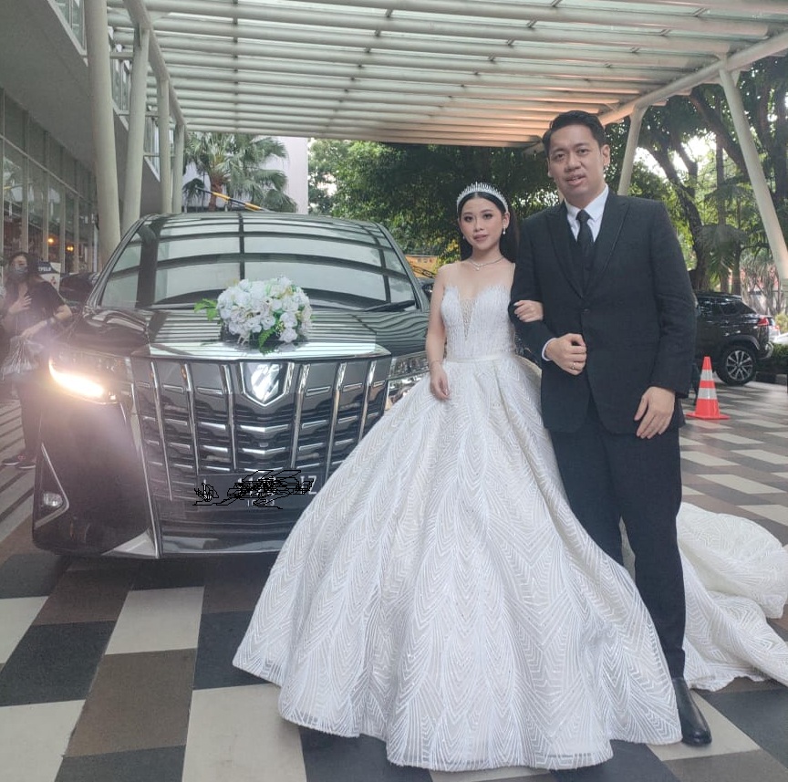 Sewa Alphard Surabaya, Sewa Mobil Alphard Surabaya, Rental Alphard Surabaya, Rental Mobil Alphard Surabaya, Wedding Car Surabaya, Sewa Mobil Mewah Surabaya, Sewa Sprinter Surabaya, Sewa Land Cruiser Surabaya, Sewa Hiace Surabaya, Sewa Hiace Luxury Surabaya
